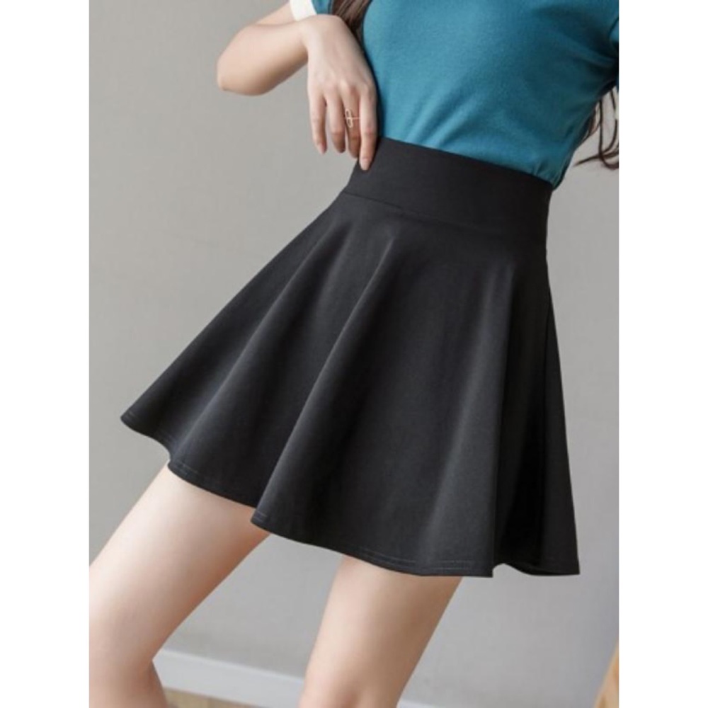 DJT NWOT A-Line Ruffle Skort - Black